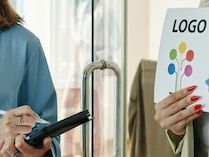 Praktyczne wskazówki dla firm tworzących ekologiczne identyfikacje wizualne